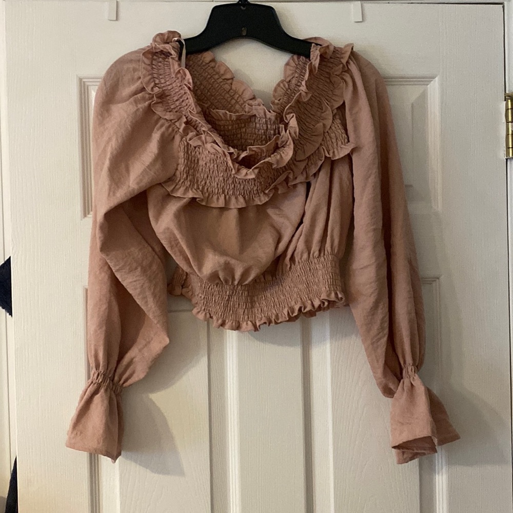 Women’s Tularosa off-the-shoulder rose colored long sleeve cropped shirt